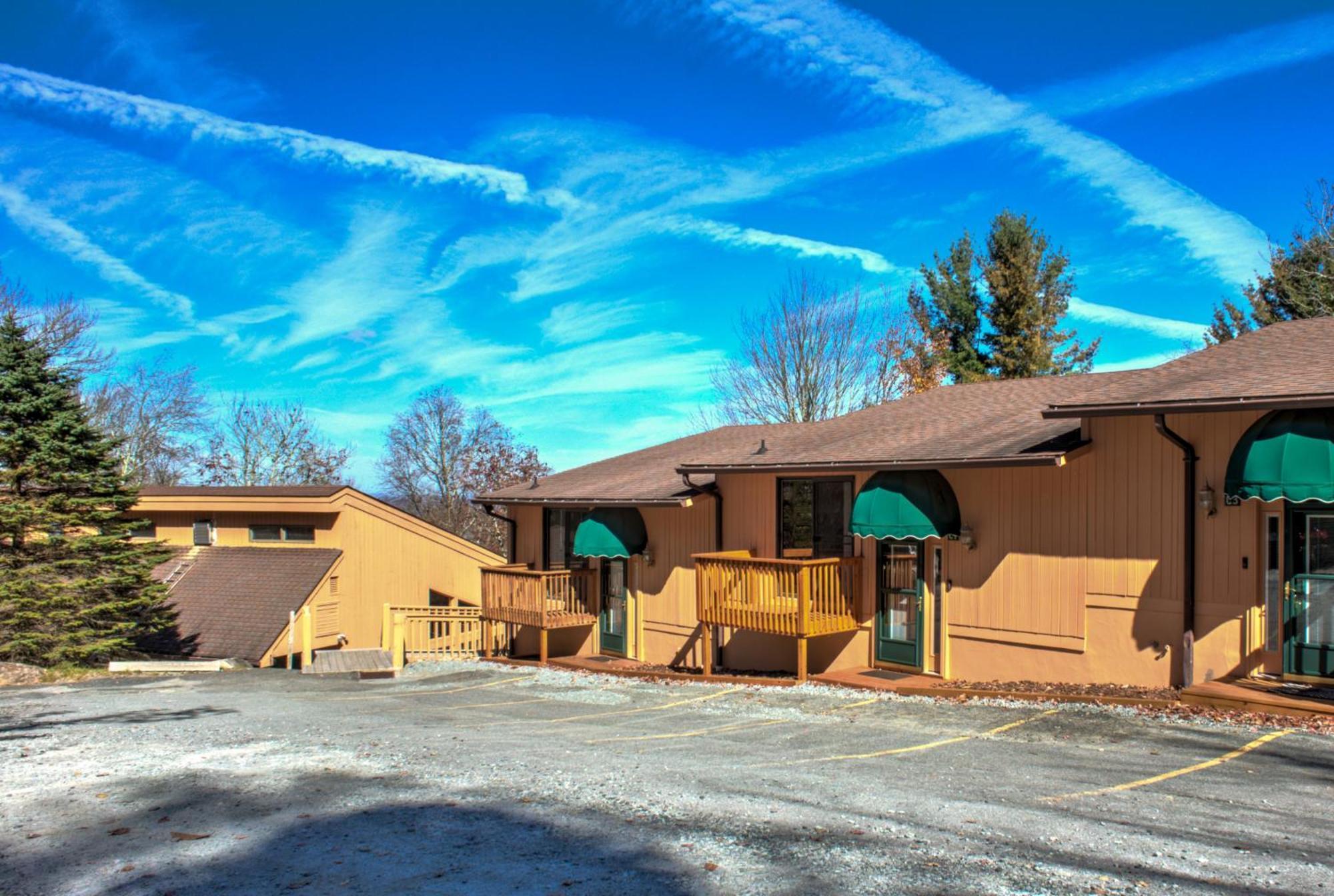 Cedar Village Condominiums Beech Mountain Exterior photo